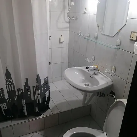 Etno-urban Stan Na Dan アパート パラチン